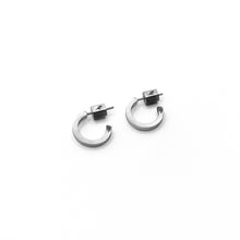 VALCAN EARRING