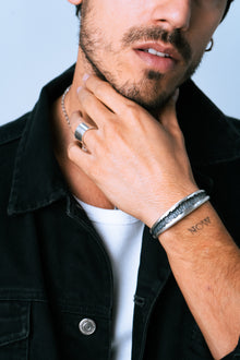 VALCAN CUFF